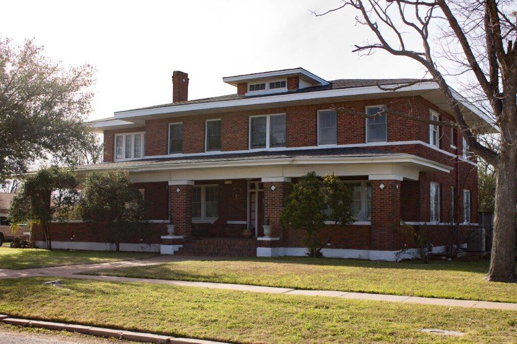 G R Davis Family Home